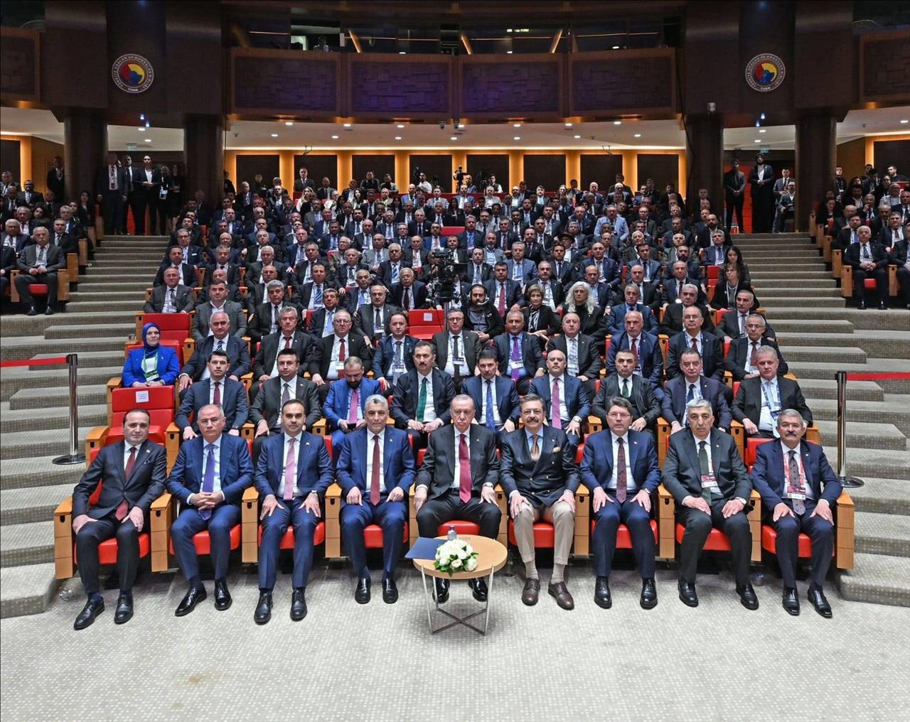 turkiye-odalar-ve-borsalar-birligi-2025-yili-hizmet-seref-belgesi-ve-plaket-takdim-toreni